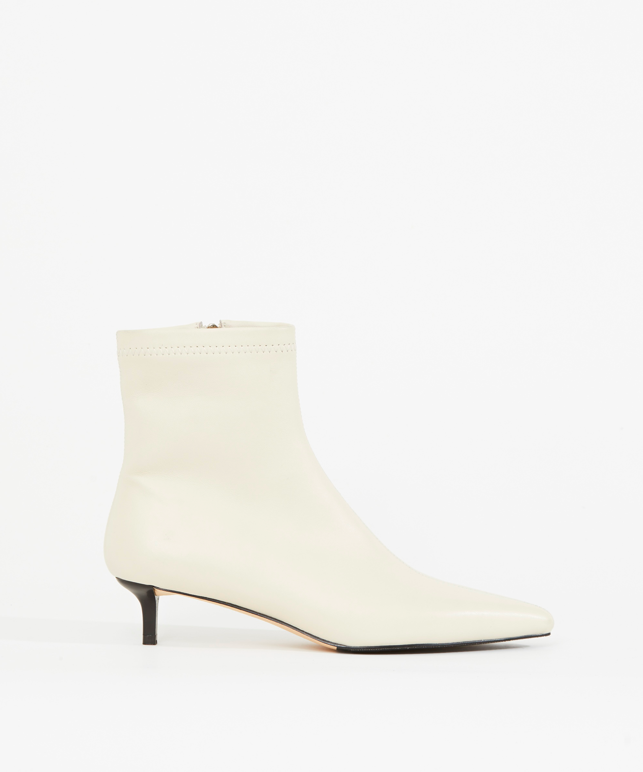 ALAGIOFW26_SIMONE_MILK-1a.png