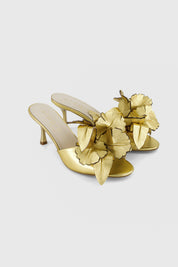 Removable flower shoe clip