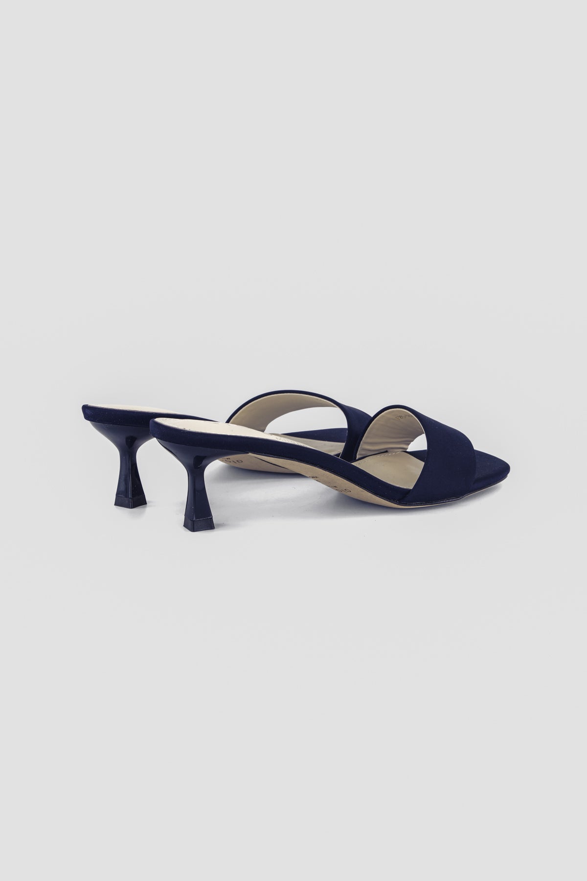 Sara satin mules