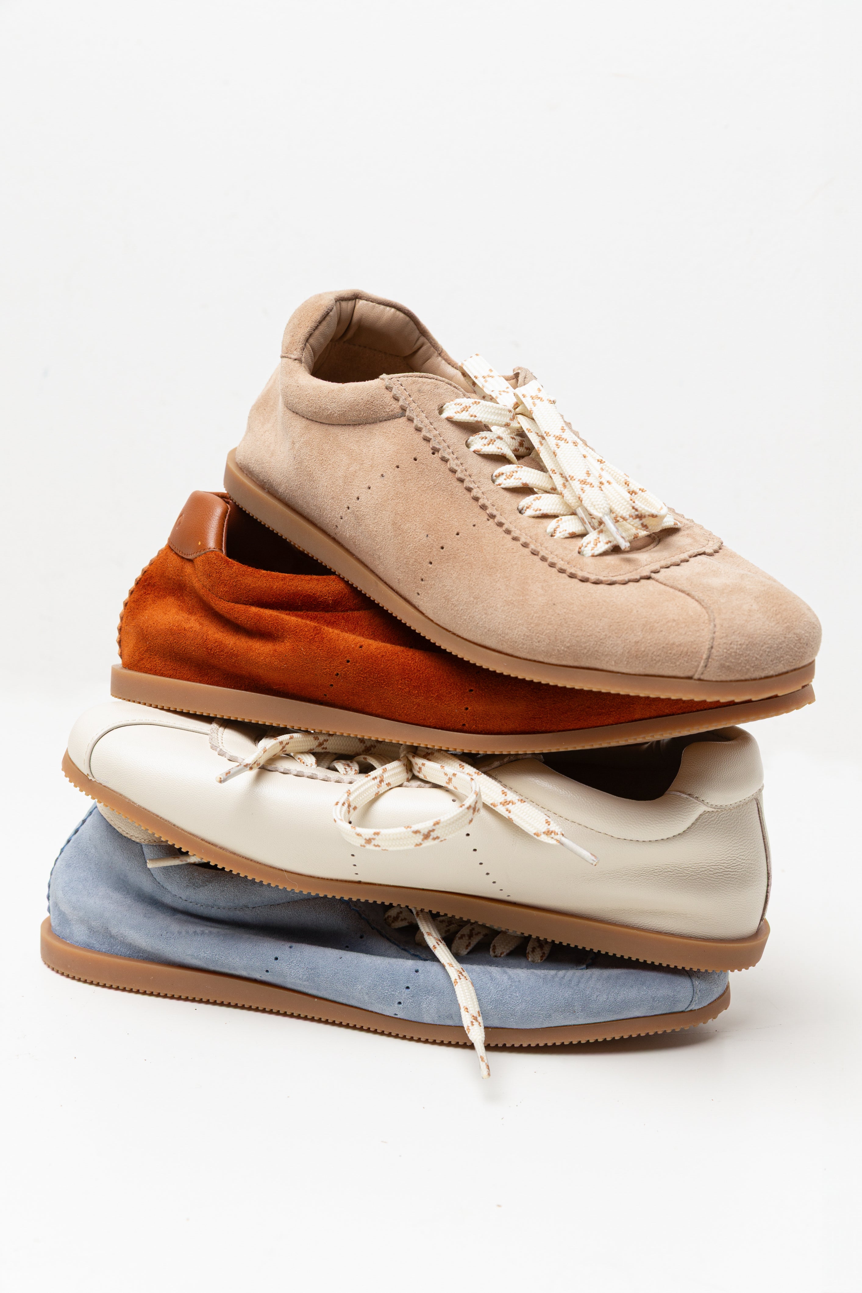 Ogni Giorno suede sneaker