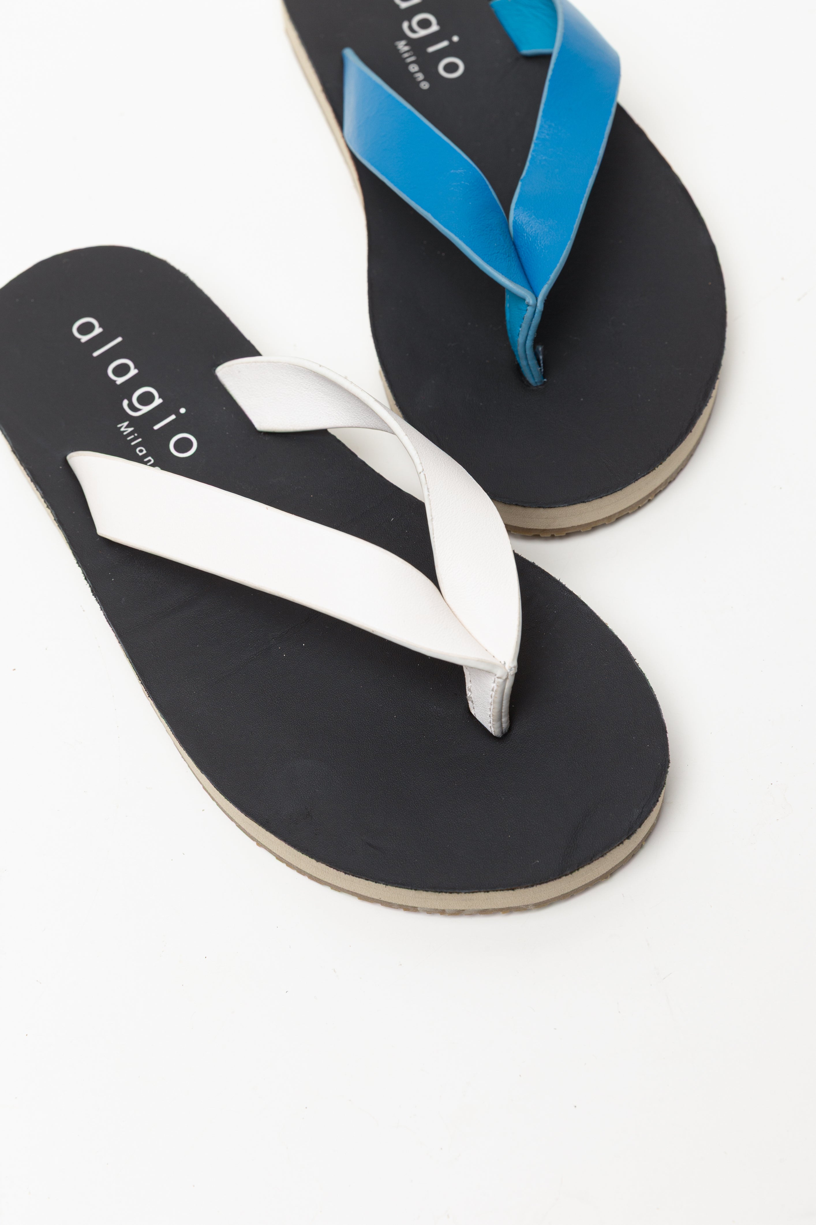 Aqua leather flip-flop