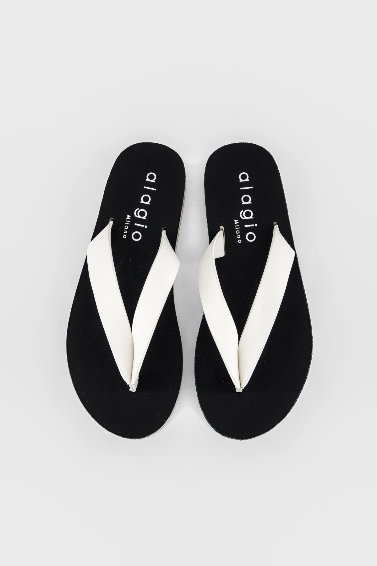 Aqua leather flip-flop