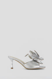 Removable flower shoe clip