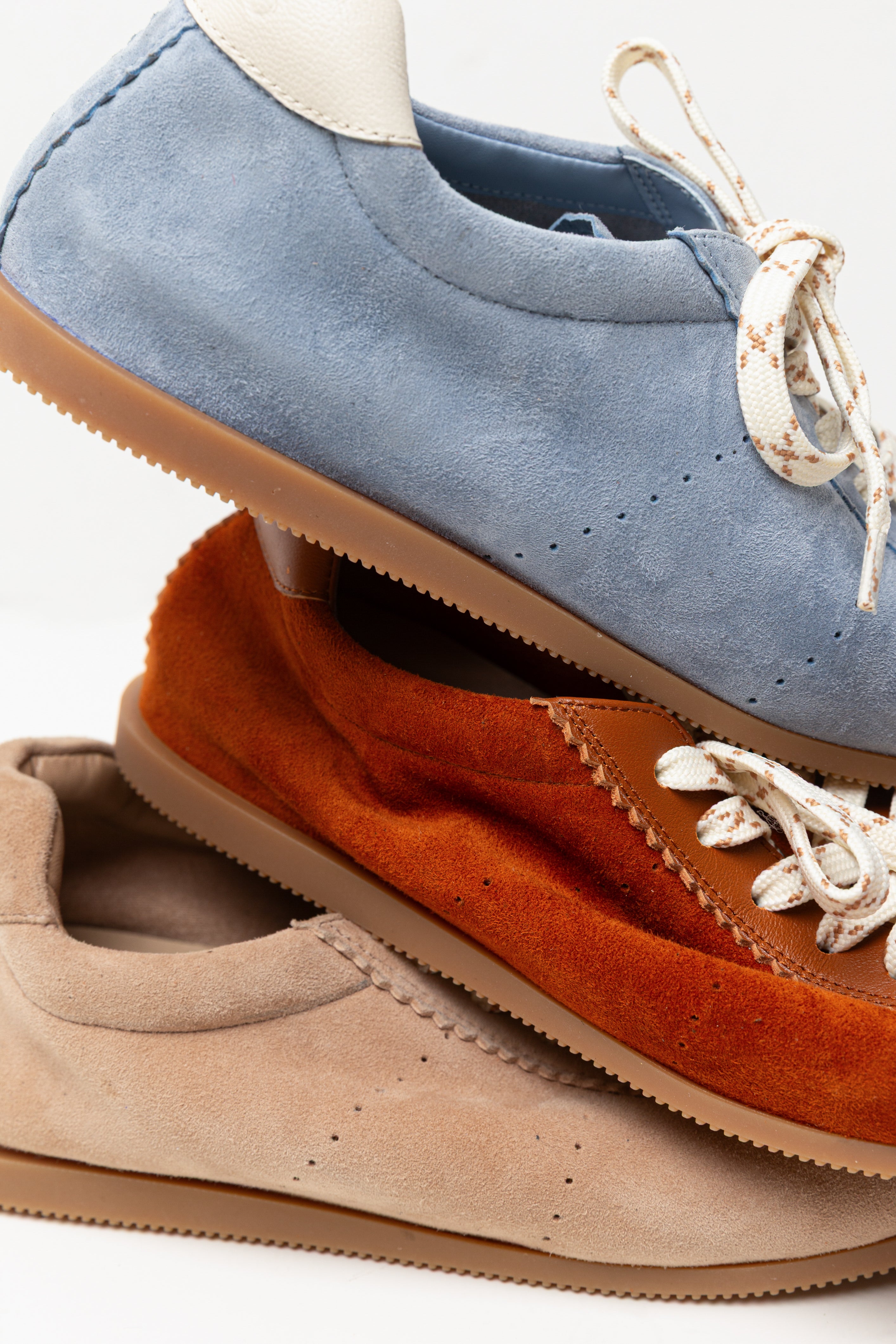 Ogni Giorno suede sneaker